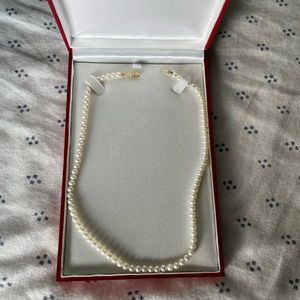 Authentic Pearl necklace NEVER WORN.
